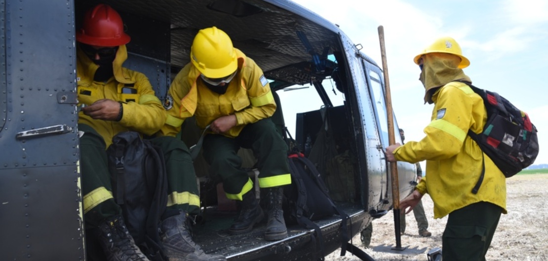 Imagen de Brigadistas resguardan viviendas y contienen focos