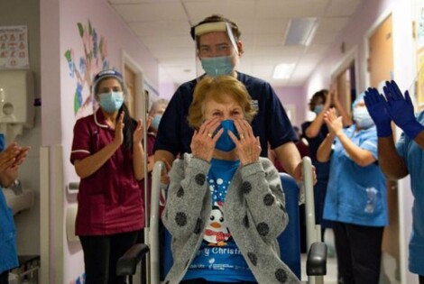 Imagen de La primera en recibir la vacuna: 90 años