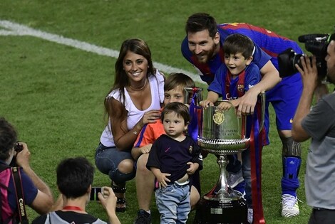 Imagen de Lionel Messi y su familia ya están aprendiendo francés.