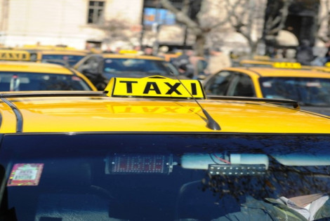 Los taxistas deber&aacute;n capacitarse en perspectiva de g&eacute;nero - Municipalidad de Rosario (archivo)