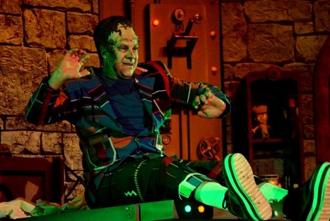 Imagen de Llega "teatro frente al rio" en el Anfi del Parque Espa&ntilde;a