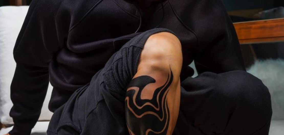 Imagen de Ricky Martin y su impactante tatuaje en la pierna