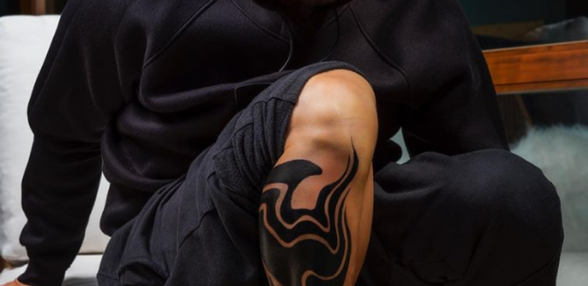 Imagen de Ricky Martin y su impactante tatuaje en la pierna
