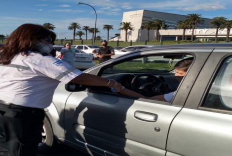 Imagen de Controles de temperatura y s&iacute;ntomas en los accesos a Rosario
