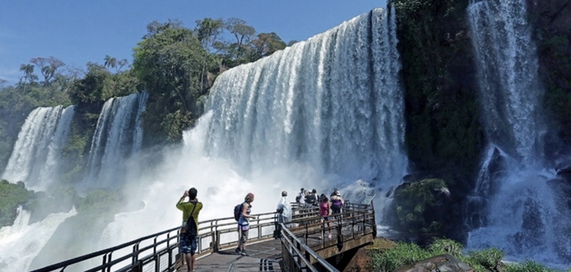 Imagen de Bajan los contagios y se reactiva el turismo en las provincias