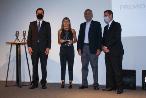 Imagen de Premio Integraci&oacute;n por "Formaci&oacute;n de Mujeres en Operaci&oacute;n"