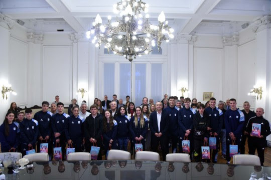 Imagen de Javkin recibió a deportistas de los III Juegos Suramericanos