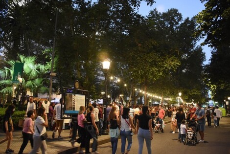 Imagen de Noche de Peatonales: la tercera edici&oacute;n llega en versi&oacute;n matin&eacute;e