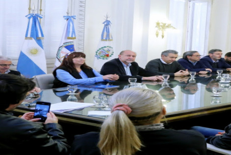 Imagen de Reunion con familiares de v&iacute;ctimas de la violencia
