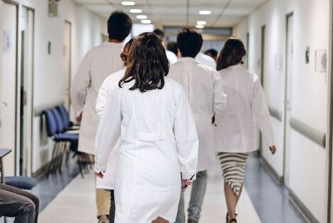Imagen de Migración a las grandes ciudades: por qué hay una crisis en la formación y distribución de médicos en Argentina Imagen de Migración a las grandes ciudades: por qué hay una crisis en la formación y distribución de médicos en Argentina