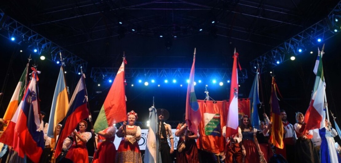 Imagen de Colectividades se llenará de bailes, música y cultura