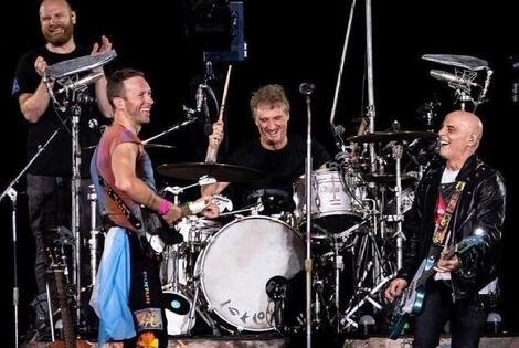 Imagen de Coldplay cant&oacute; con Zeta Bosio y Charly Alberti
