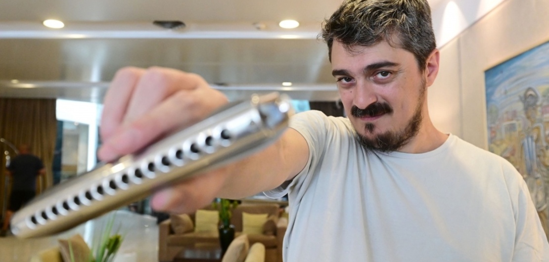 Luciani y su especial talento para hacer m&uacute;sica con su arm&oacute;nica. / Foto: Sebasti&aacute;n Granata