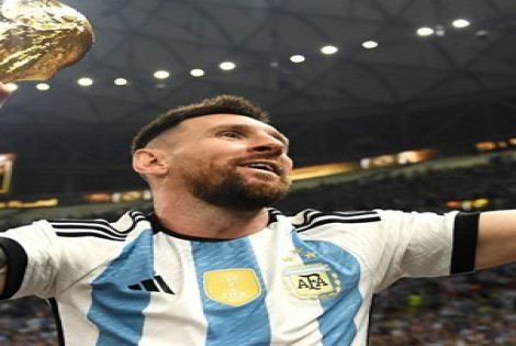 Imagen de Messi con la copa: "Se hizo desear, mir&aacute; lo que es, es hermosa"