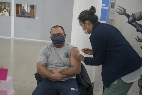vacunacion covid de 18 a 50 años - Sec. de Salud Pública (Guillermo Fernández)