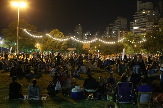 Imagen de Vuelven los picnics nocturnos a los parques