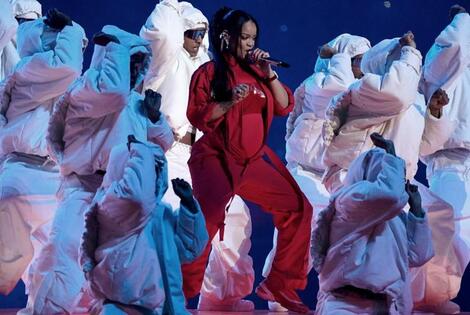 Imagen de Regreso con gloria de Rihanna en el halftime