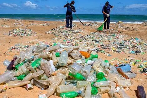 Según las estimaciones, menos del 10% del plástico se recicla y se calcula que entre 19 y 23 millones de toneladas de desechos plásticos terminan cada año en lagos, ríos y mares. (Foto Prensa)