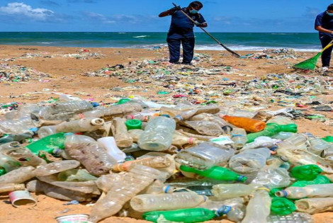 Seg&uacute;n las estimaciones, menos del 10% del pl&aacute;stico se recicla y se calcula que entre 19 y 23 millones de toneladas de desechos pl&aacute;sticos terminan cada a&ntilde;o en lagos, r&iacute;os y mares. (Foto Prensa)