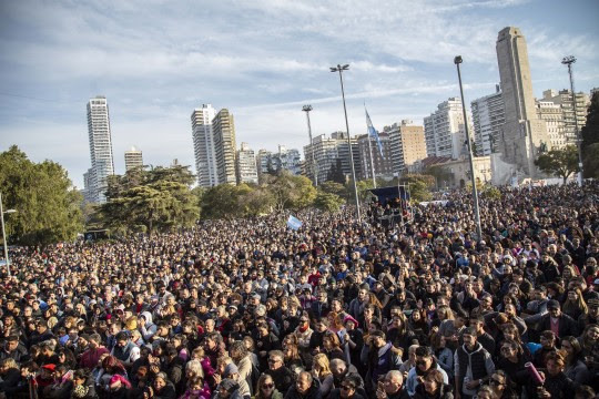 Imagen de M&aacute;s de 100 mil personas en la fiesta popular
