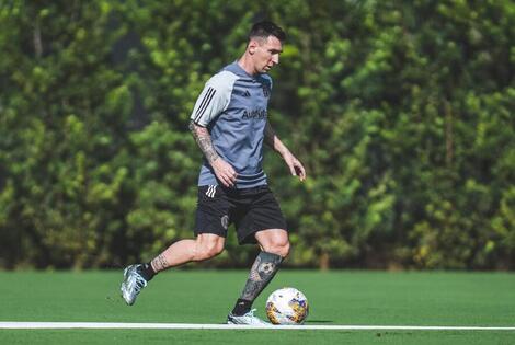 Imagen de La lesi&oacute;n de Messi: su evaluaci&oacute;n es "d&iacute;a a d&iacute;a"