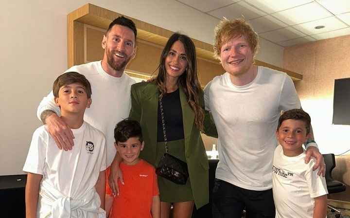 Imagen de La familia Messi junto al cantante Ed Sheeran