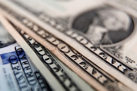 Imagen de Aument&oacute; el d&oacute;lar tarjeta y llega a los $950