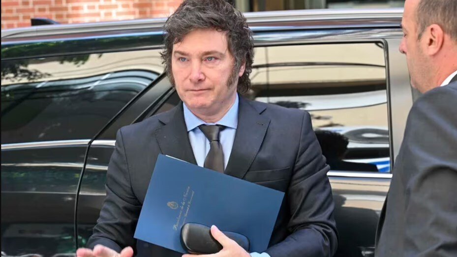 Imagen de No habr&aacute; dolarizaci&oacute;n en 2024: "No dan los tiempos", afirm&oacute; Milei