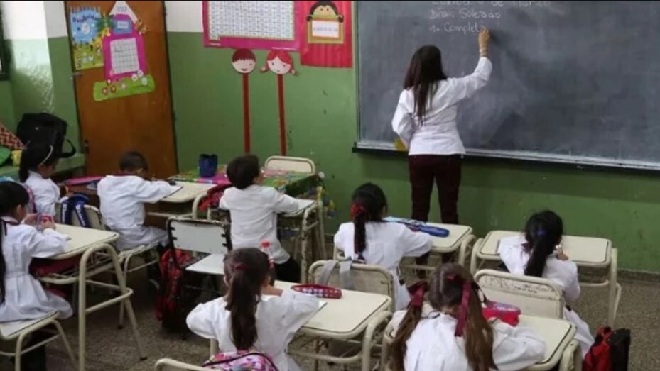 Imagen de Oficializaron $70.000 de Ayuda Escolar Anual