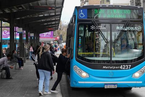 Imagen de Qu&eacute; servicios funcionan en Rosario tras la ola de cr&iacute;menes