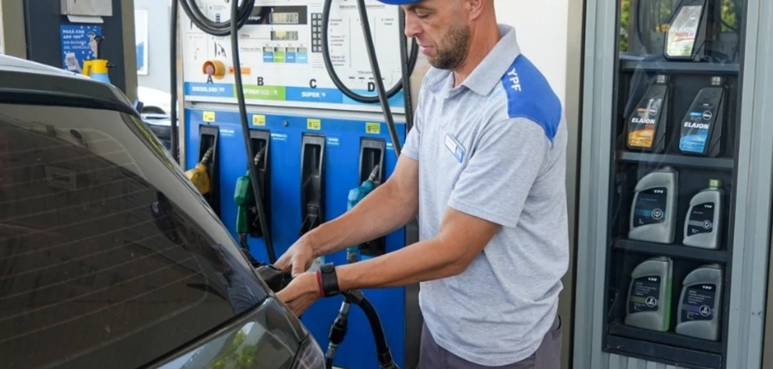 Imagen de A cuánto pasará el litro de súper en YPF con el próximo aumento de abril