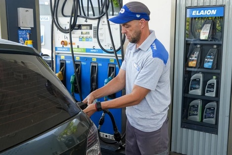 Imagen de A cuánto pasará el litro de súper en YPF con el próximo aumento de abril Imagen de A cuánto pasará el litro de súper en YPF con el próximo aumento de abril