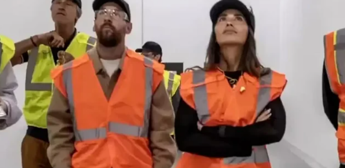 Lionel Messi compartió un video vestido como operario (Foto NA: Captura Video) Lionel Messi compartió un video vestido como operario (Foto NA: Captura Video)