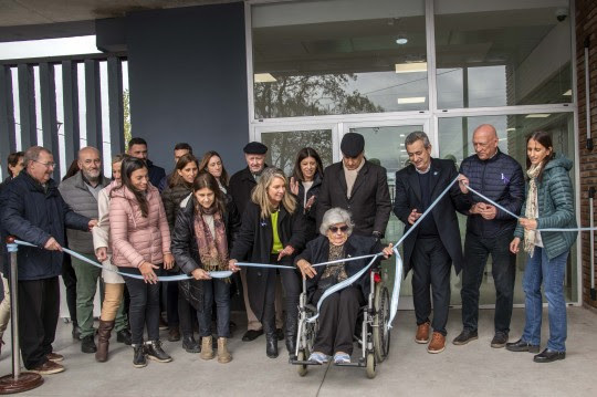 Imagen de Javkin inauguró el Centro de Salud Hermes Binner