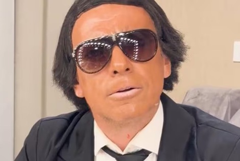 Imagen de La genial imitación de Julio Iglesias por Martin Bossi