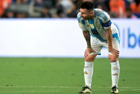 Lionel Messi, lesionado en la final de la Copa Am&eacute;rica. (Foto Prensa AFA).