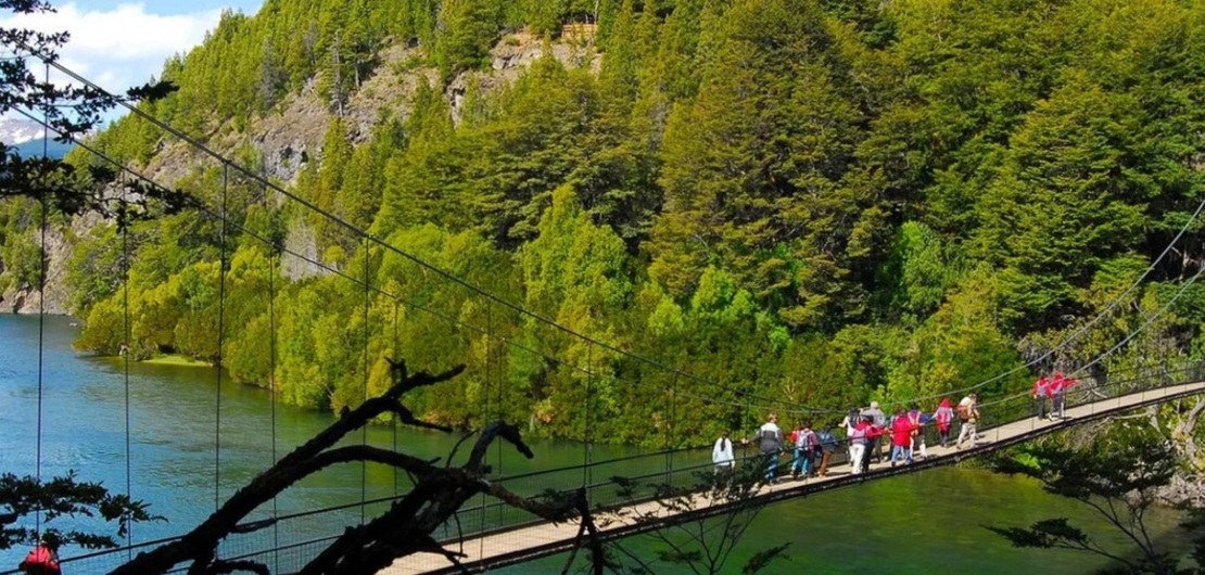 El Parque Nacional los Alerces está ubicado en la Patagonia y sobresale por su belleza natural. Foto: NA/Chubut Turismo