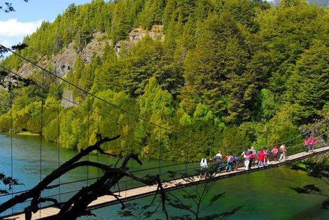 El Parque Nacional los Alerces está ubicado en la Patagonia y sobresale por su belleza natural. Foto: NA/Chubut Turismo