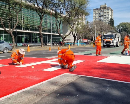 Imagen de Se&ntilde;alizaci&oacute;n mejorada en avenidas y calles principales