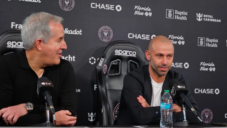 Javier Mascherano junto a Jorge Mas, presidente del Inter Miami. Fotografía: Agencia Noticias Argentinas /@andreyanez07.