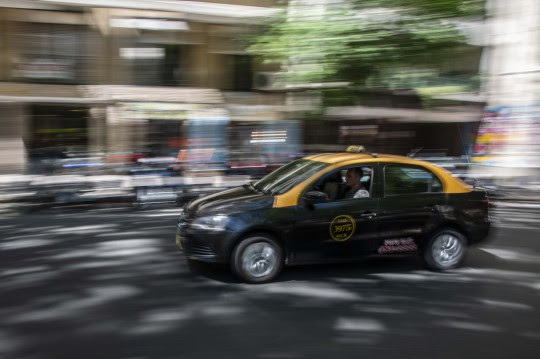 Imagen de Ya rigen las nuevas tarifas de taxis y remises