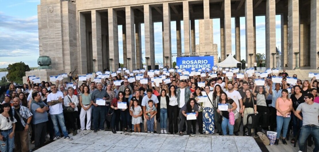 Imagen de más de 400 emprendedoras y emprendedores se capacitaron