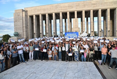 Imagen de más de 400 emprendedoras y emprendedores se capacitaron