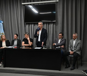 Imagen de Javkin estableció un aumento salarial por decreto