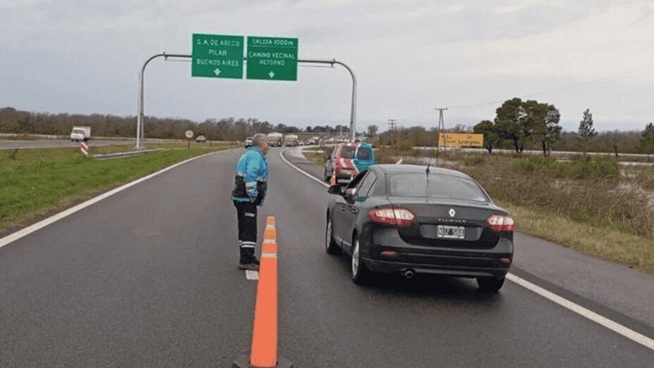 Imagen de La autopista RosarioBuenos Aires seguirá cortada varias semanas