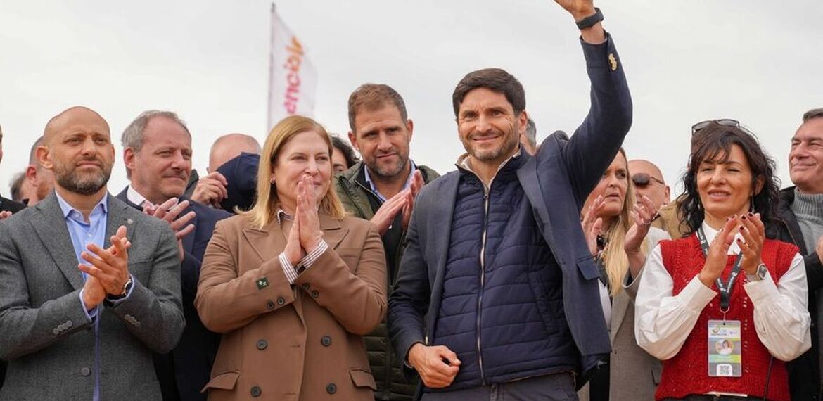 Pullaro en Agroactiva: “Siempre vamos a defender al campo y la industria" Pullaro en Agroactiva: “Siempre vamos a defender al campo y la industria"