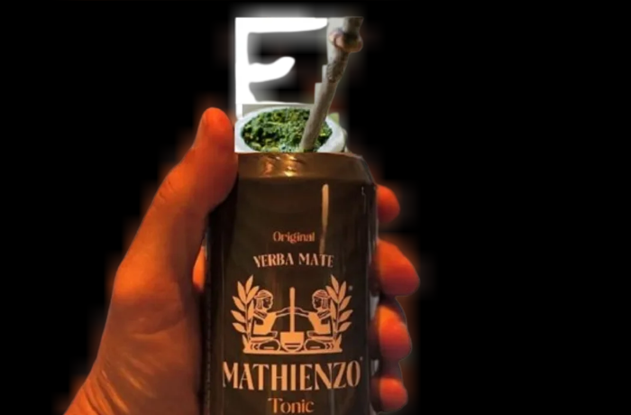 Mate con tónica en lata para beber frío como refresco. (Montaje NA)