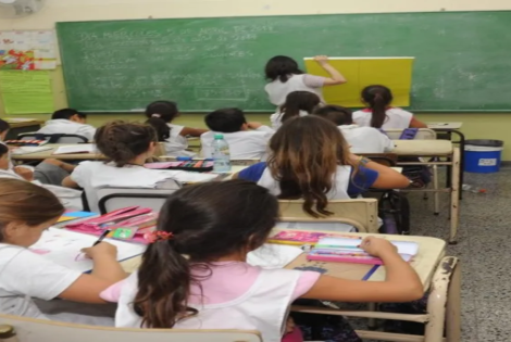 Imagen de Paritaria docente: el Gobierno ofreci&oacute; un aumento semestral del 7 %