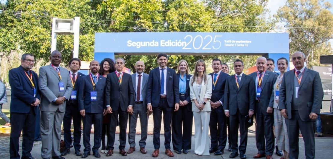 Imagen de Pullaro en el Santa Fe Business Forum 2025