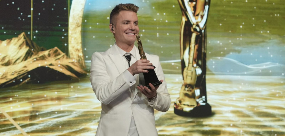 Imagen de SANTIAGO DEL MORO RECIBI&Oacute; EL MART&Iacute;N FIERRO DE ORO.